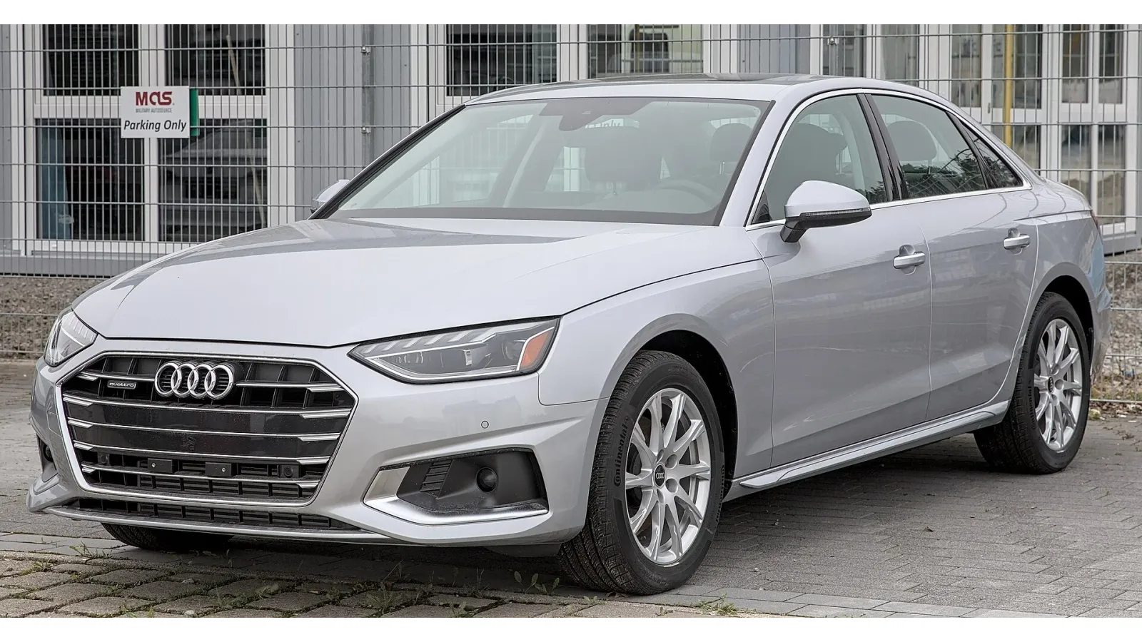 Audi A4 前四分之三视角 — SeaTac CONRAC 租车车型图库