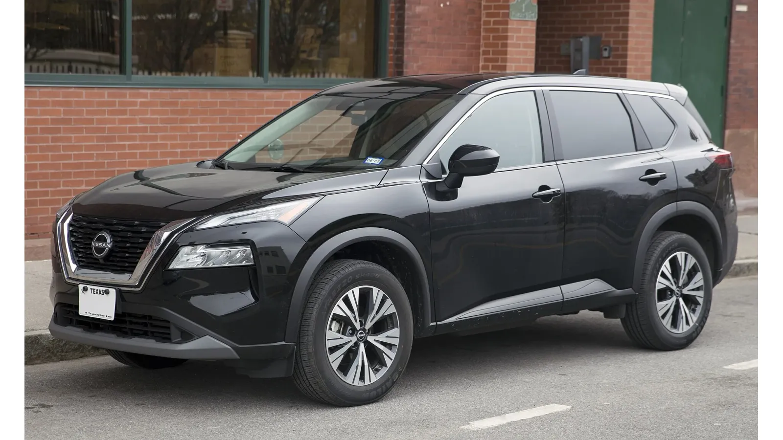 Mitsubishi Outlander front three-quarter view — SeaTac CONRAC rental model gallery