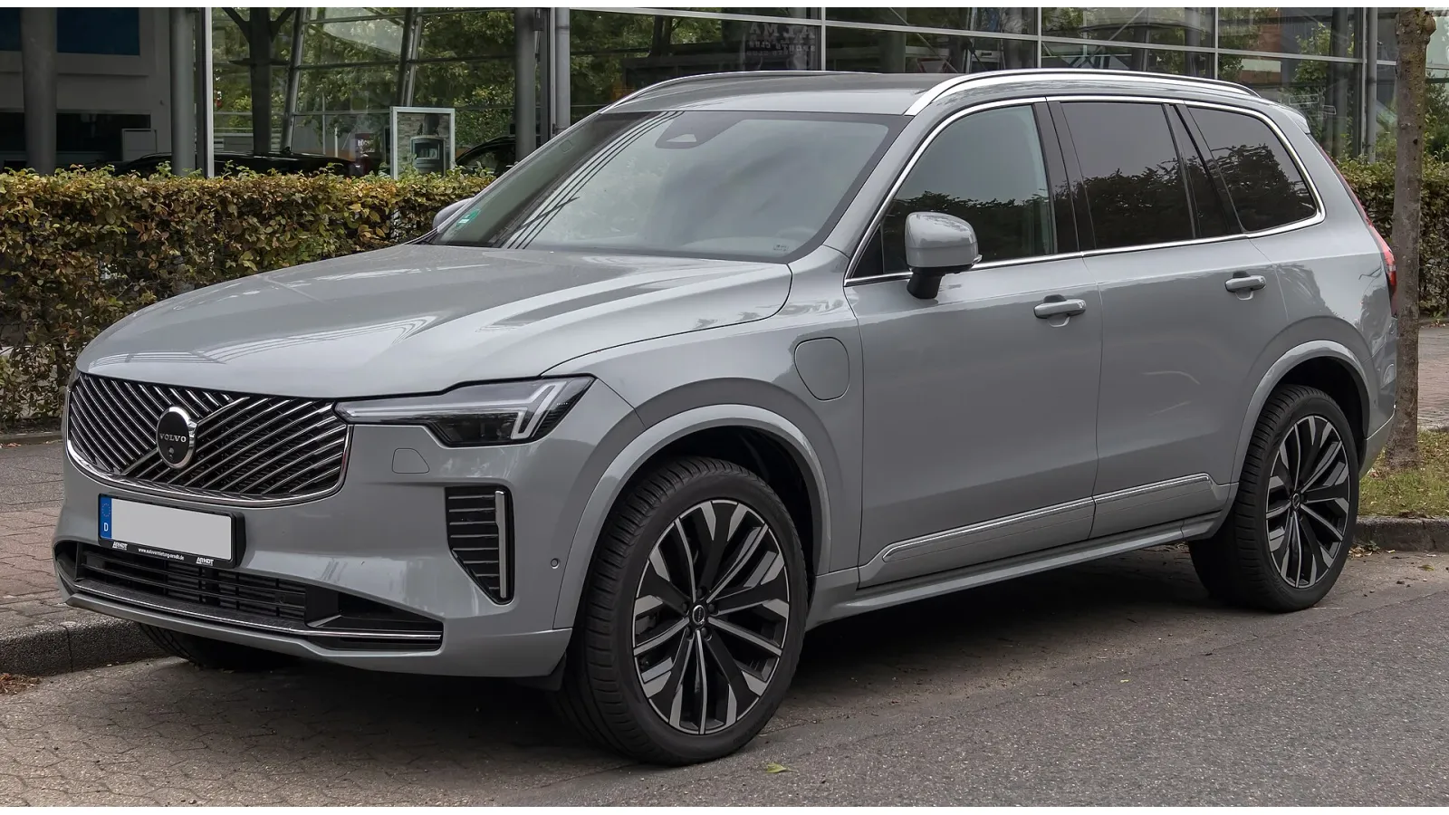Volvo XC90 front three-quarter view — SeaTac CONRAC rental model gallery